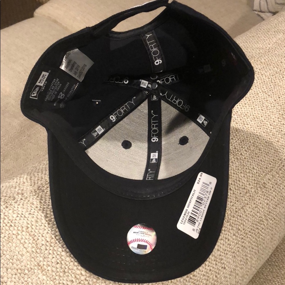 Yankees hat - Picture 2 of 2